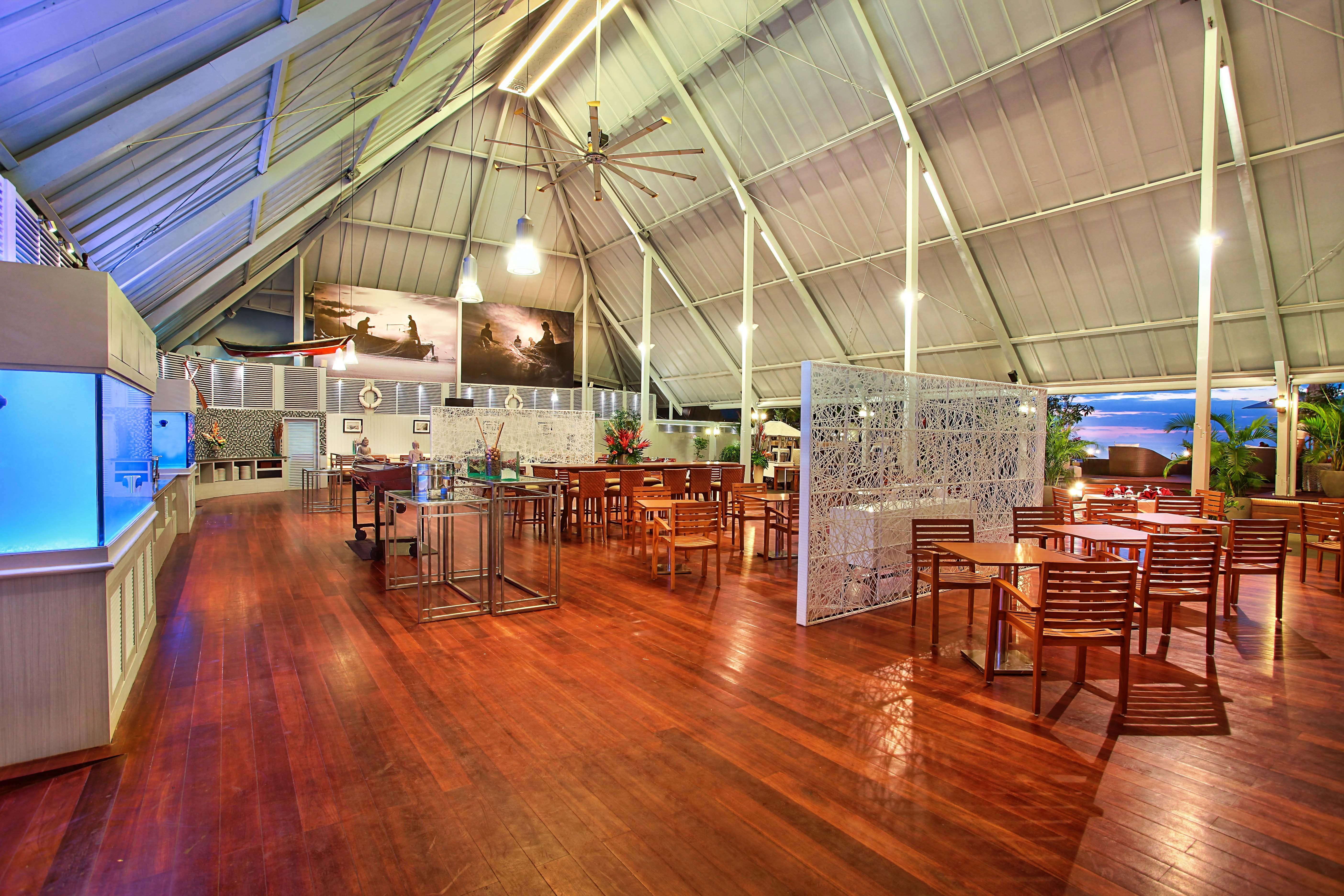 The Kuta Beach Heritage Hotel - Managed By Accor Dış mekan fotoğraf The interior of the restaurant