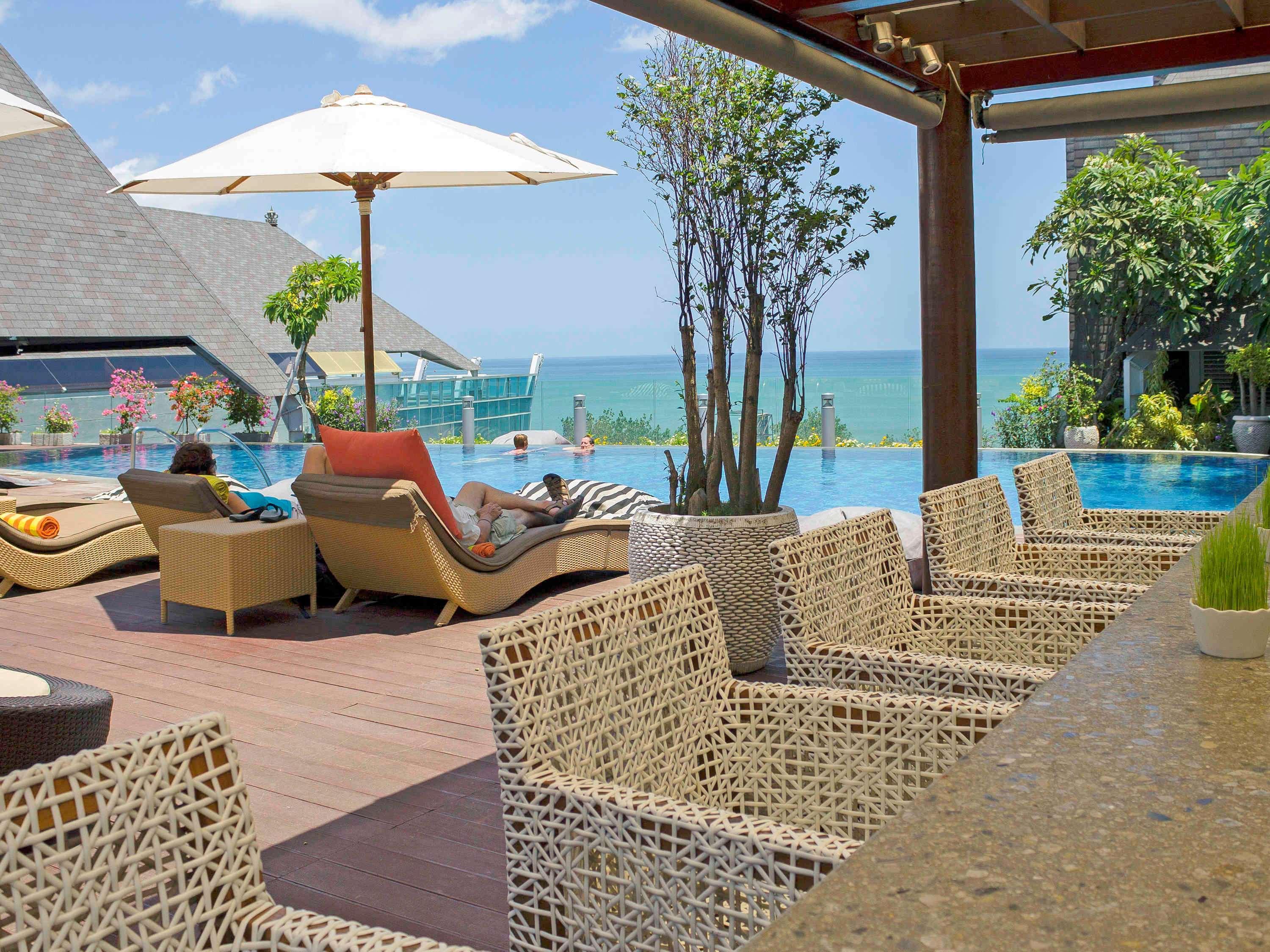 The Kuta Beach Heritage Hotel - Managed By Accor Dış mekan fotoğraf The pool at the hotel