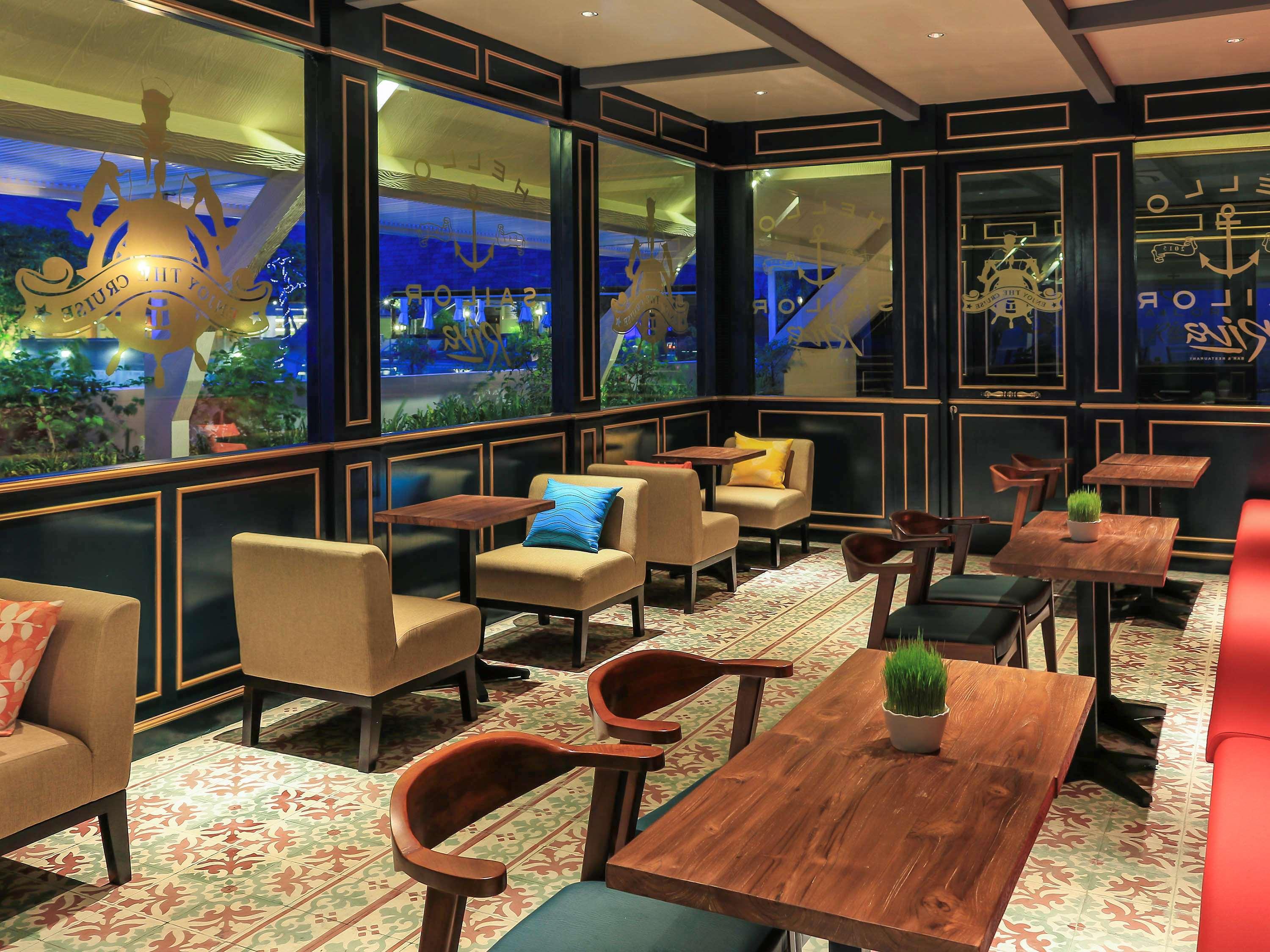 The Kuta Beach Heritage Hotel - Managed By Accor Dış mekan fotoğraf The interior of the restaurant